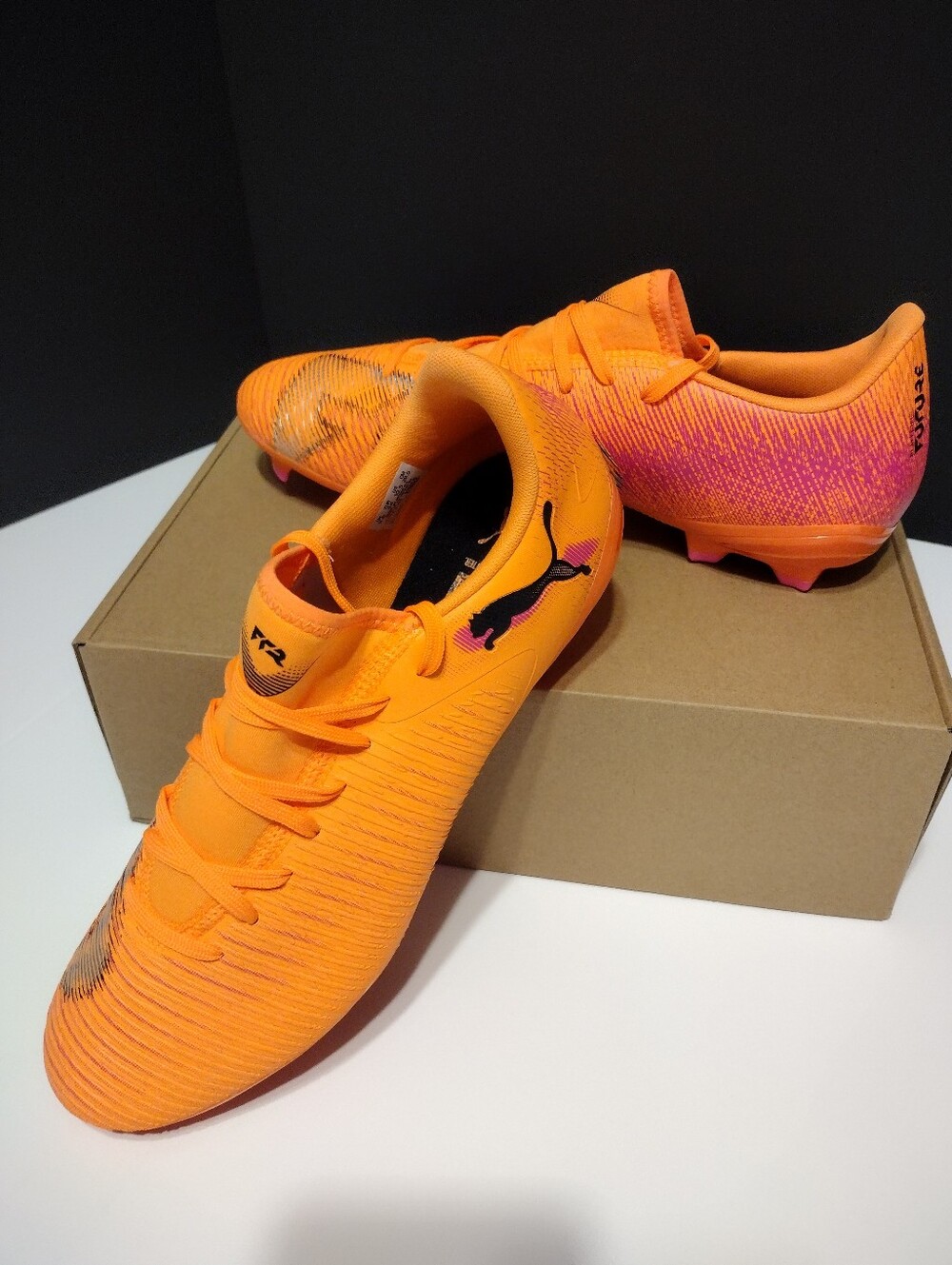 Puma Soccer Cleats Shoes Men's Size 10.5 Future 8 Play FG/AG